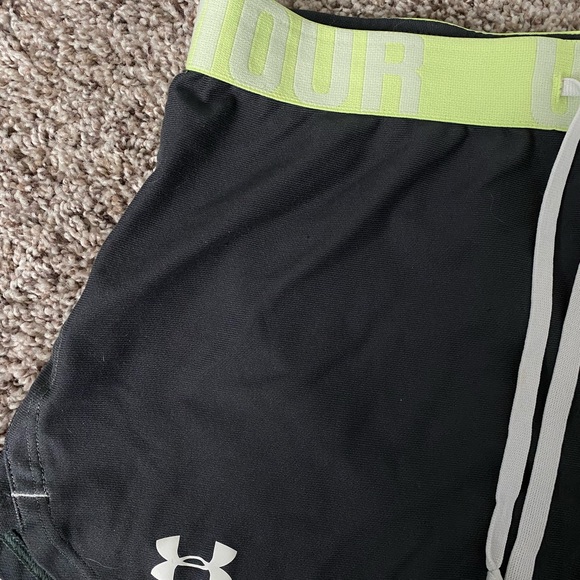 Under Armor shorts - Picture 2 of 2